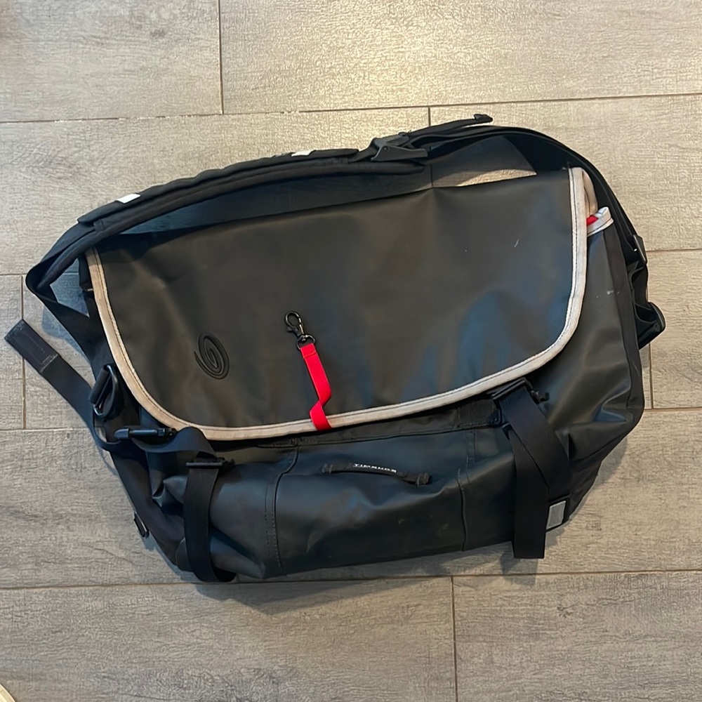 Messenger bag laptop briefcase Timbuk2 weatherproof